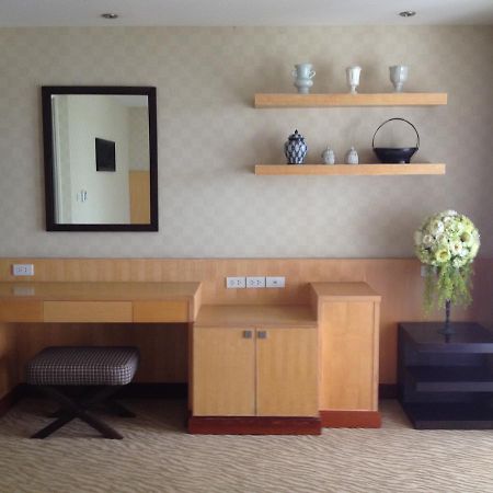 Gardengrove Suites Bangkok Phòng bức ảnh