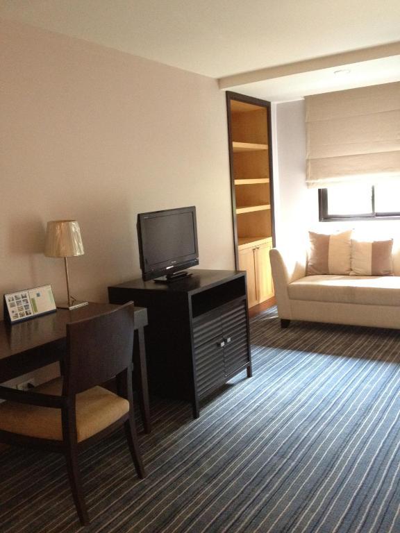 Gardengrove Suites Bangkok Phòng bức ảnh