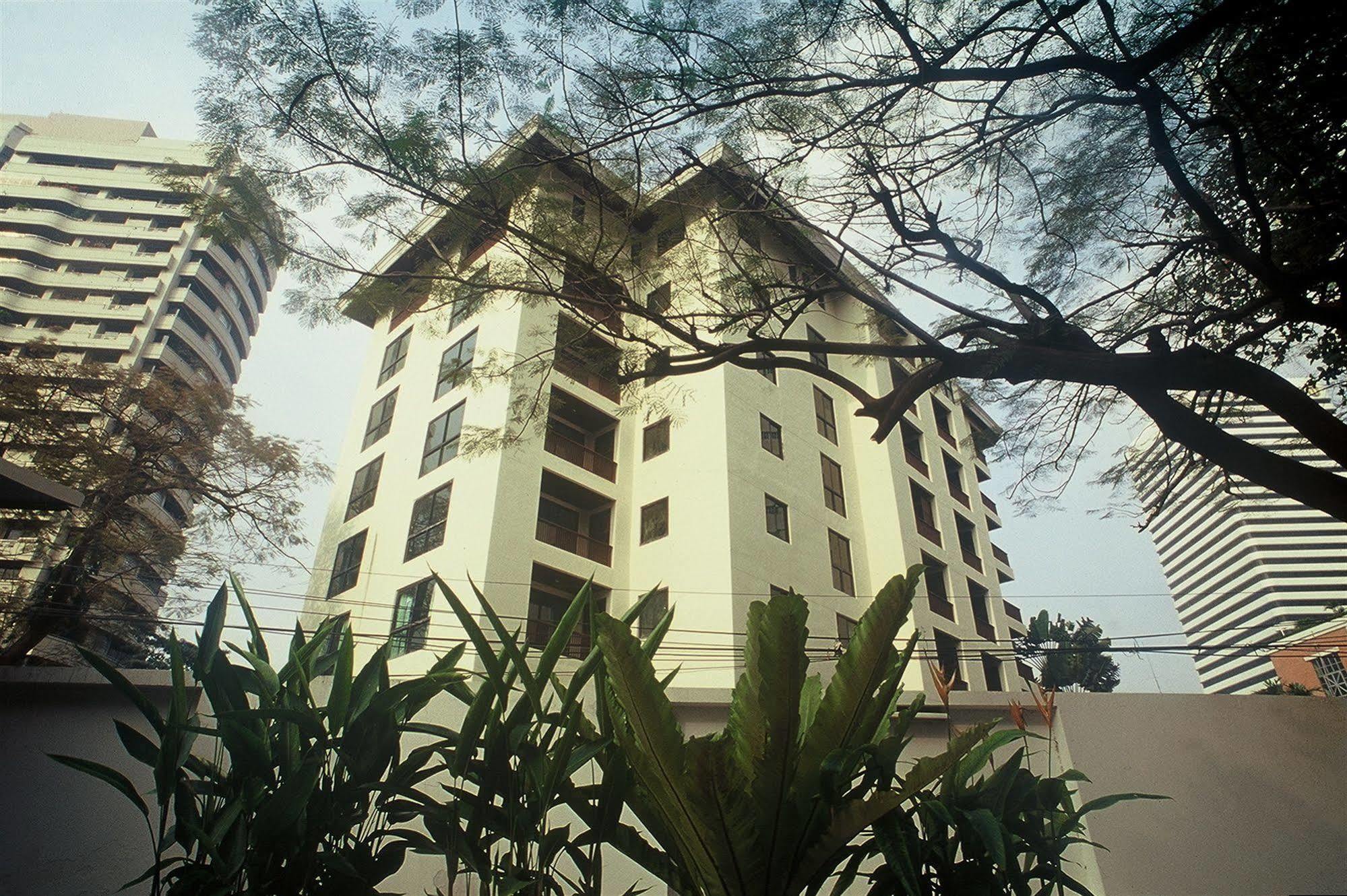 Gardengrove Suites Bangkok Ngoại thất bức ảnh