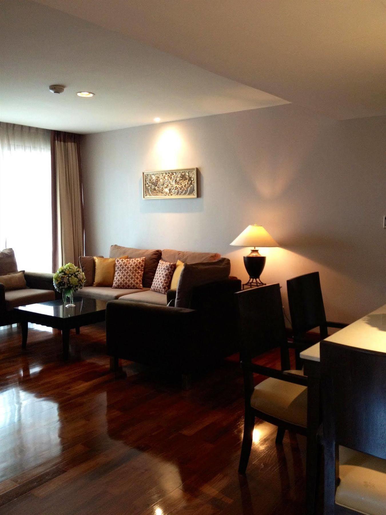 Gardengrove Suites Bangkok Ngoại thất bức ảnh