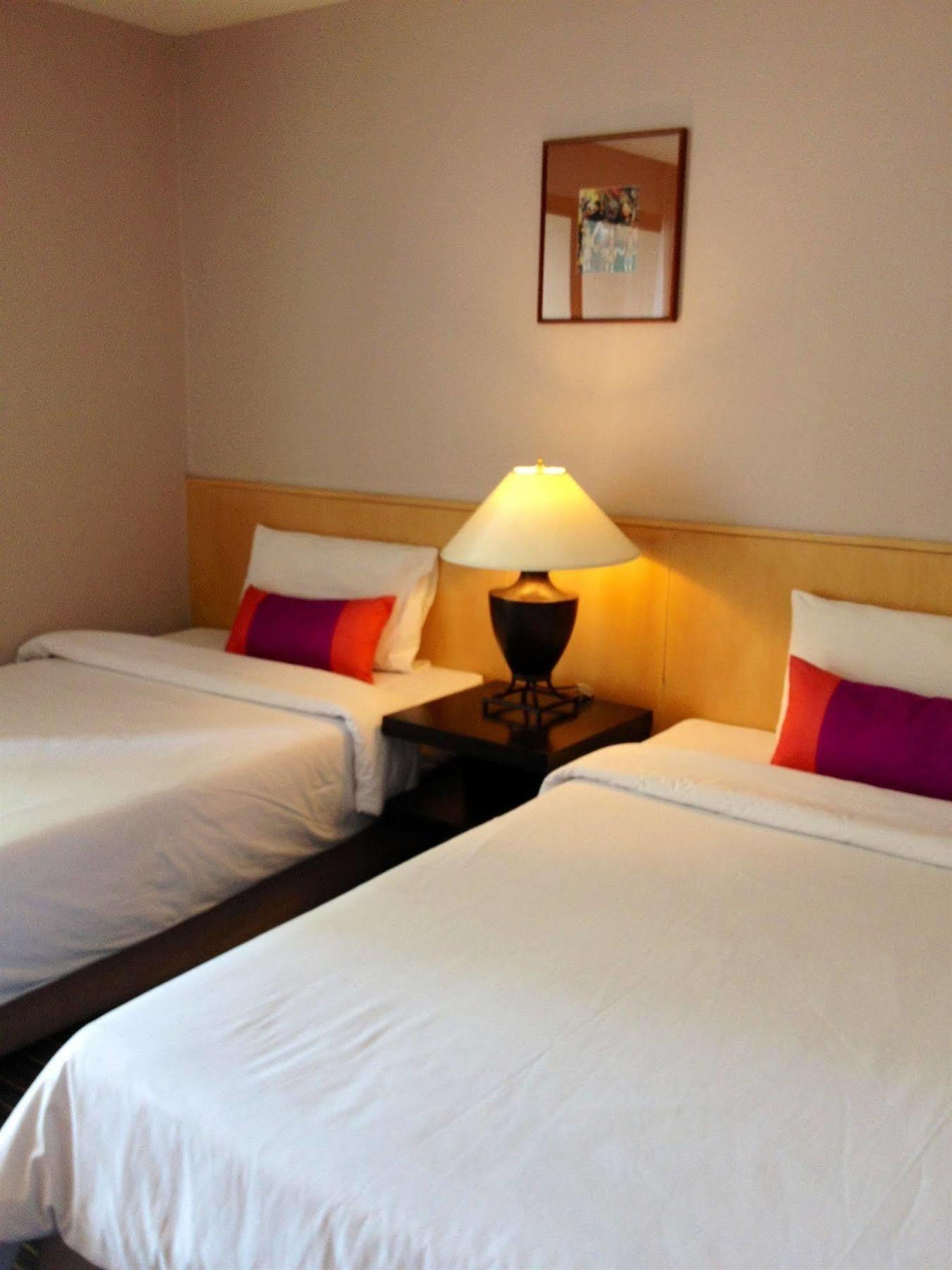 Gardengrove Suites Bangkok Ngoại thất bức ảnh