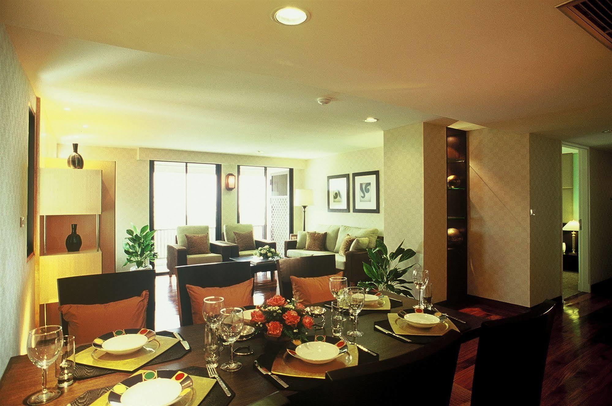 Gardengrove Suites Bangkok Ngoại thất bức ảnh
